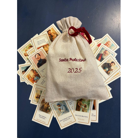 Bolsa bordada con 135 santos